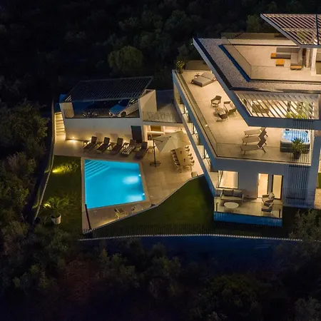Holiday home 4 Bedroom Stunning In Murter