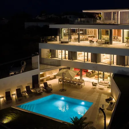 4 Bedroom Stunning In Murter