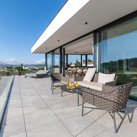 4 Bedroom Stunning In Murter