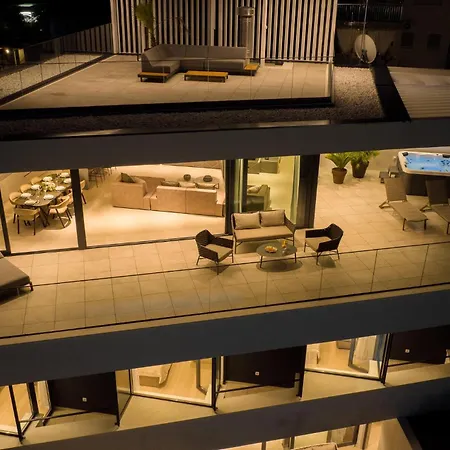4 Bedroom Stunning In *