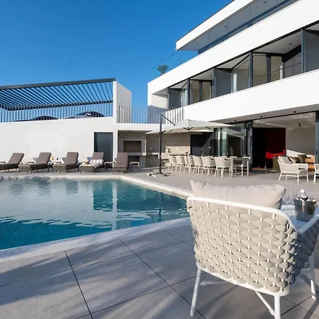 4 Bedroom Stunning In Murter