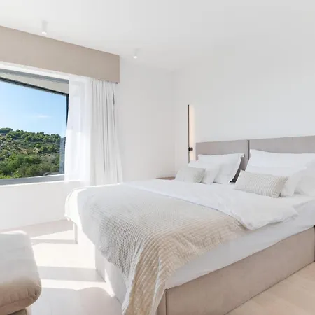 4 Bedroom Stunning In * Murter