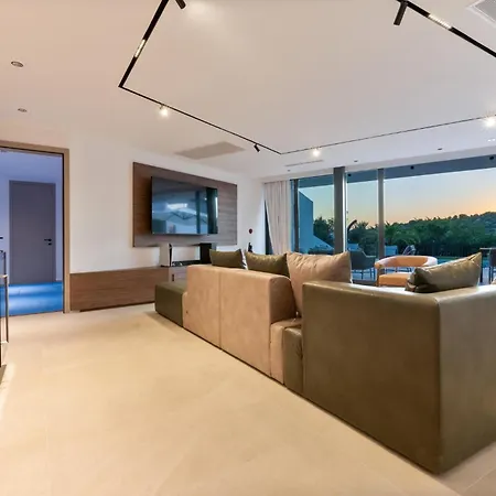 Casa de Férias 4 Bedroom Stunning In Murter